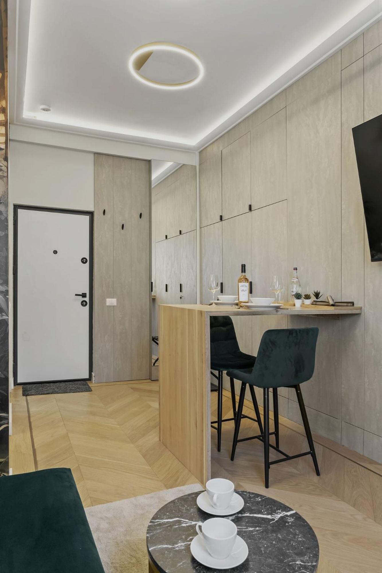 Studio Jungle Breath - City Centre Bukarest Exteriör bild