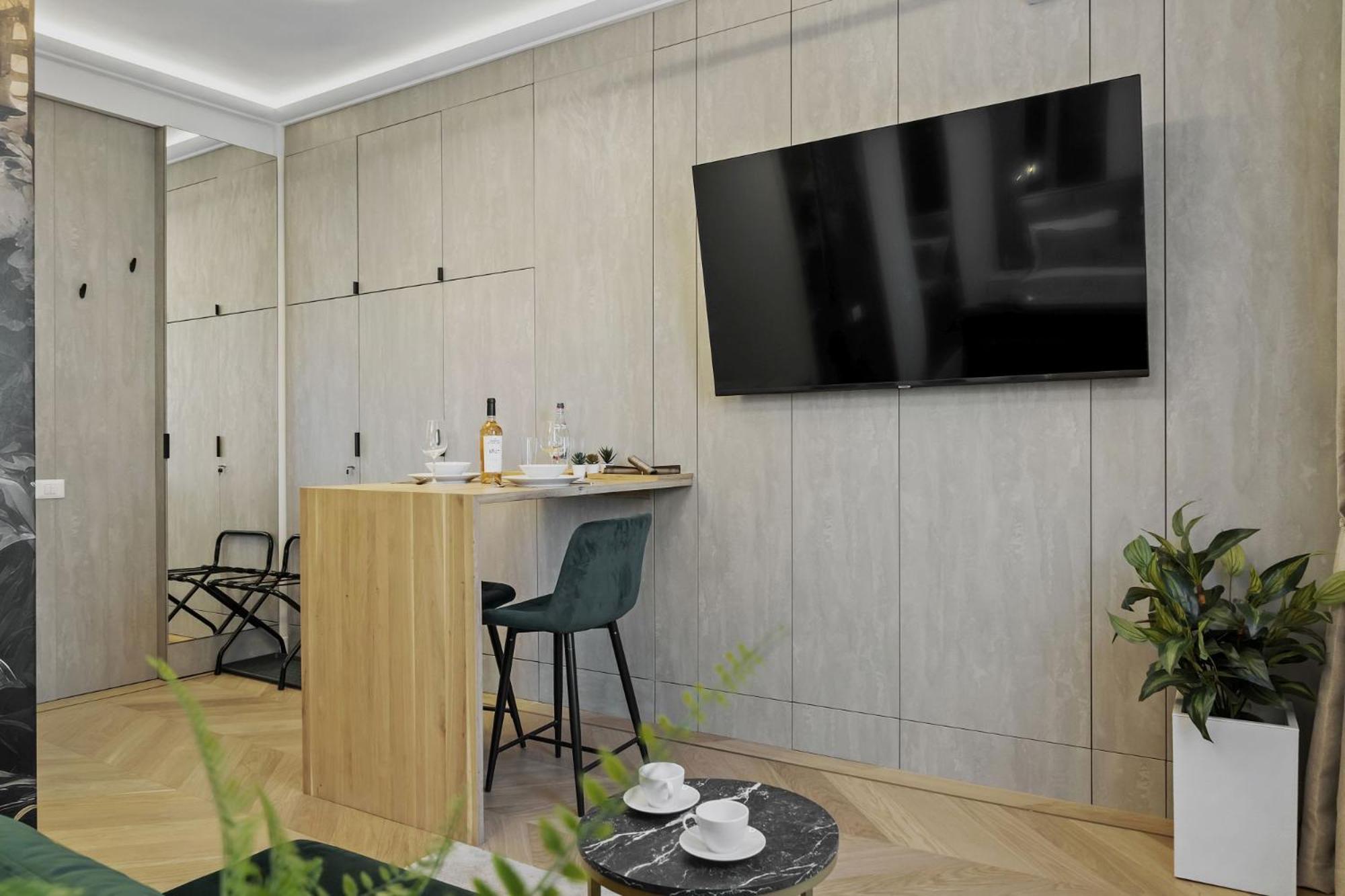 Studio Jungle Breath - City Centre Bukarest Exteriör bild