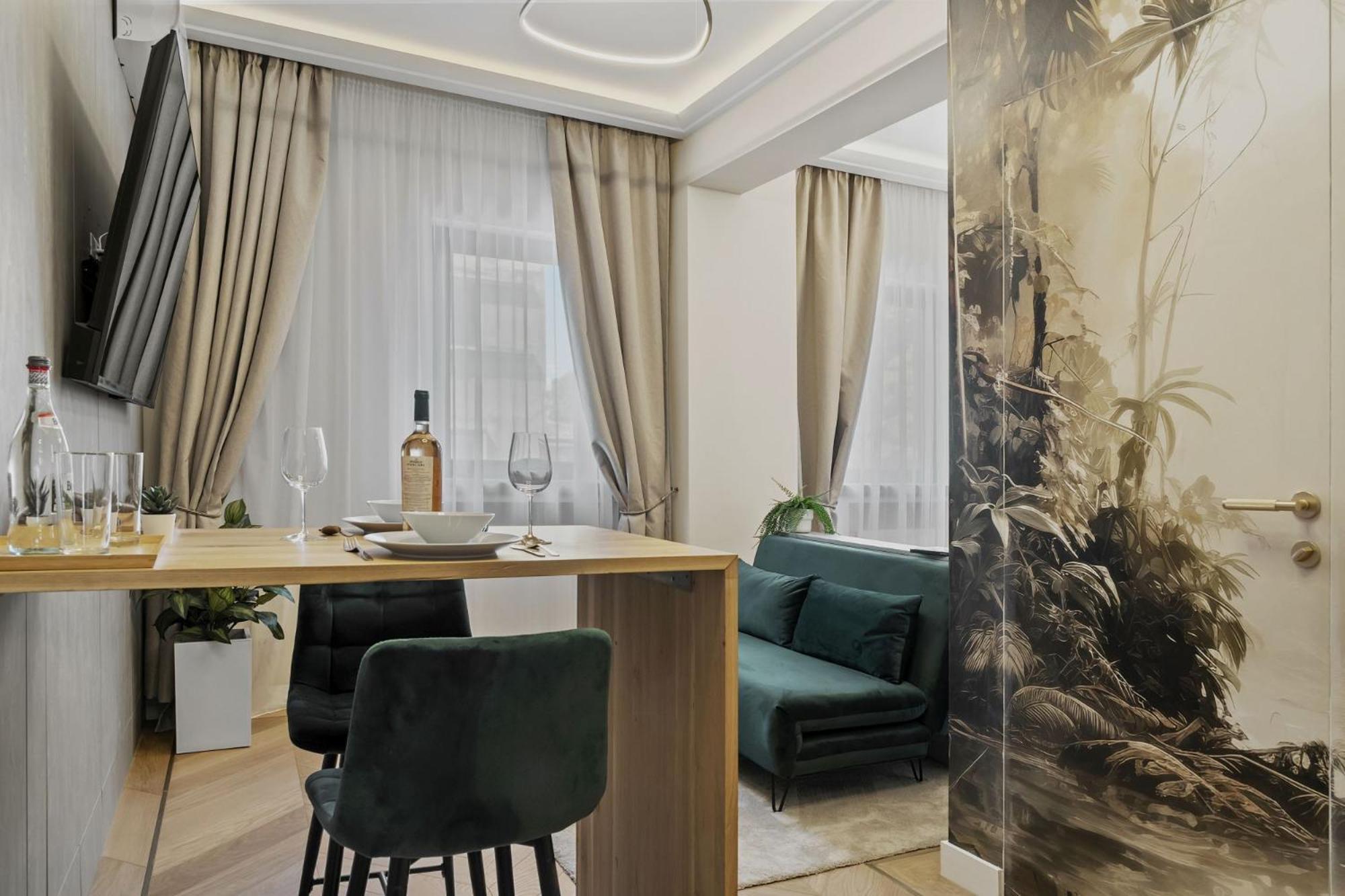Studio Jungle Breath - City Centre Bukarest Exteriör bild